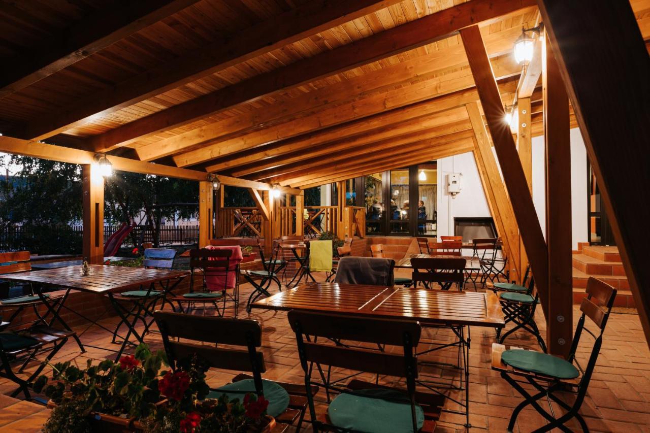 Lazar Pension & Restaurant Gheorgheni  Luaran gambar